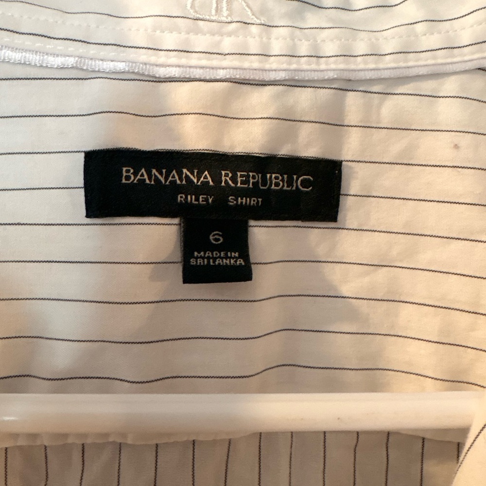 Banana Republic Riley Shirt Sleeveless Striped Button-Up White Black Women’s 6 - Picture 2 of 3
